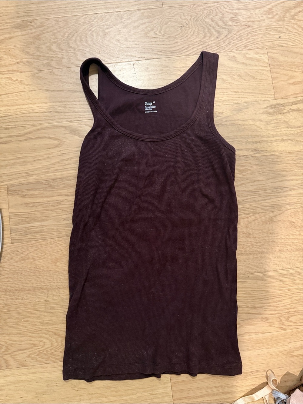 GAP Scoop Neck Ribbed Tank in Deep Plum